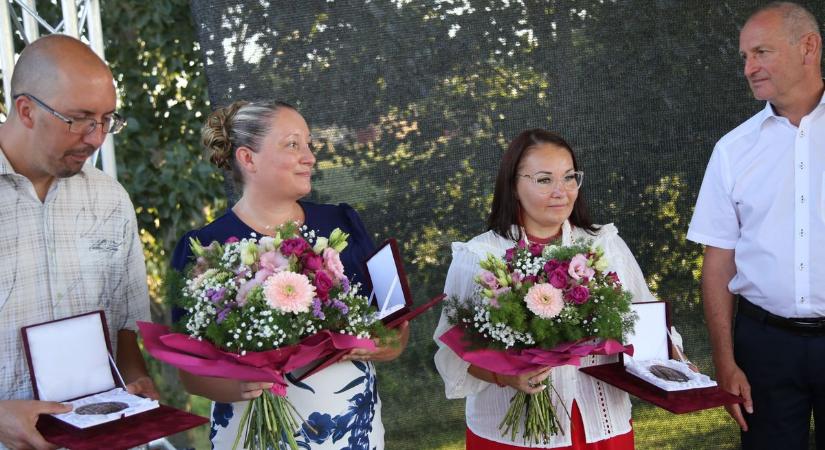 Elismerés a közösségért végzett munkáért – díjátadó Baracson