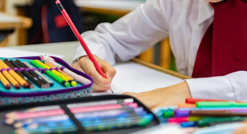 Idén sem lesz olcsó az iskolakezdés, a tavalyi évhez képest átlagosan 6,1 százalékkal drágultak a tanszerek