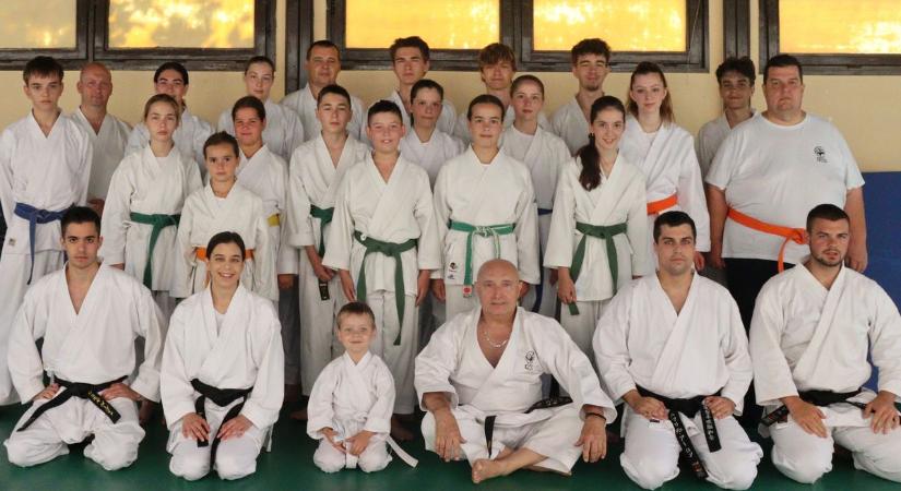 Leo Karate-do SE: balatoni edzőtábor, övvizsga