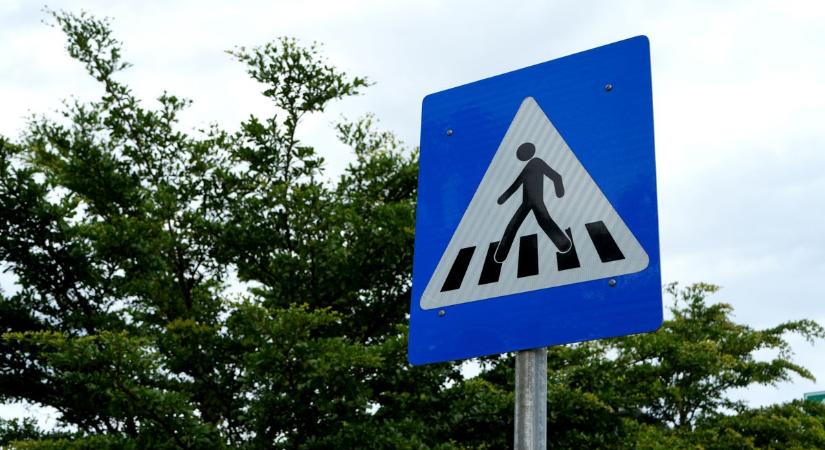Pici gyerek szaladt ki a gyönyörű Tik-Tok sztár férje elé az úton  kiderült, mit tett az anya