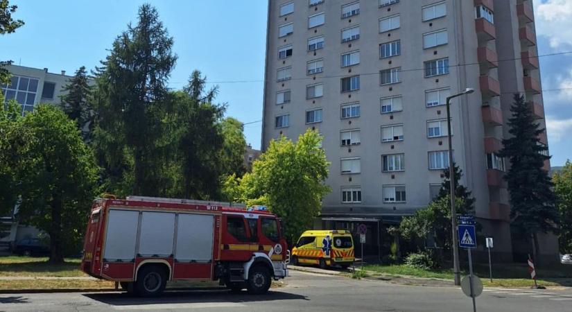 Rendőr, mentő, tűzoltók Diósgyőrben – fotók, videó!