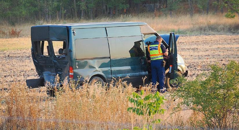 Gyerekek is megsérültek az M5-ösön történt horrorbalesetben – galériával