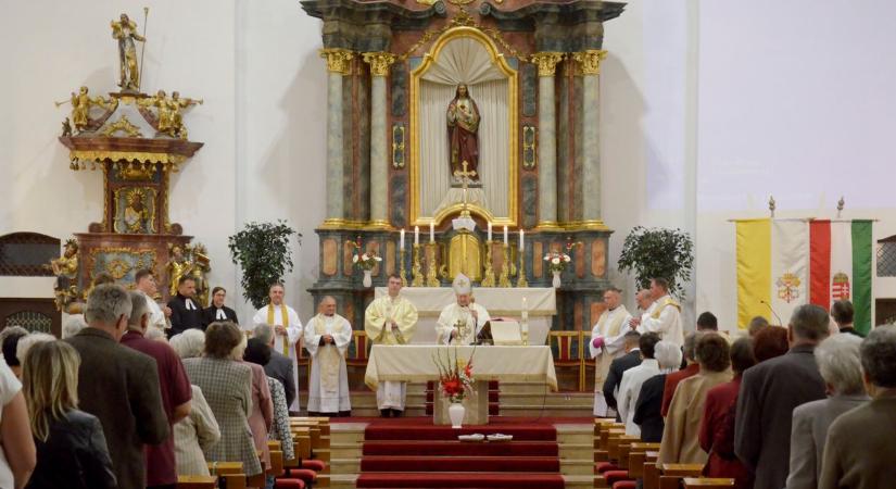 Legendák vannak a kőbe zárva Dombóváron