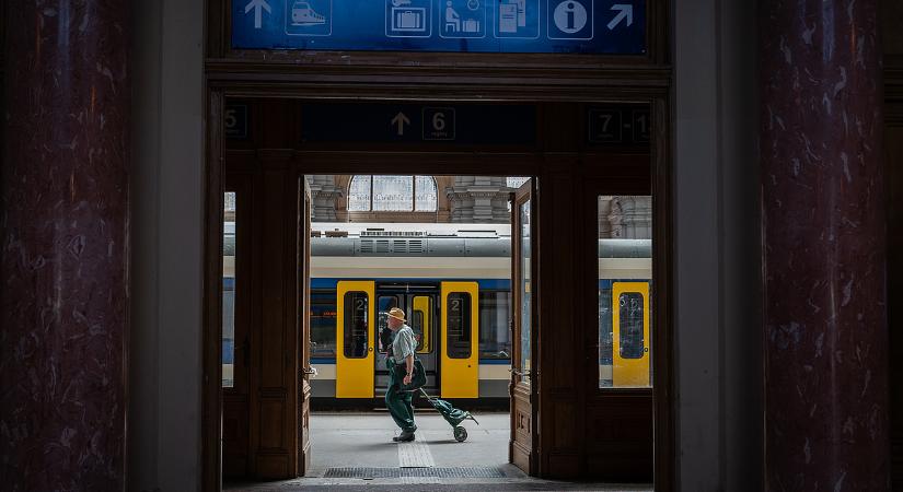 Rejtélyes forrásból fizet évente 2 milliárd forintot a MÁV a késésekért