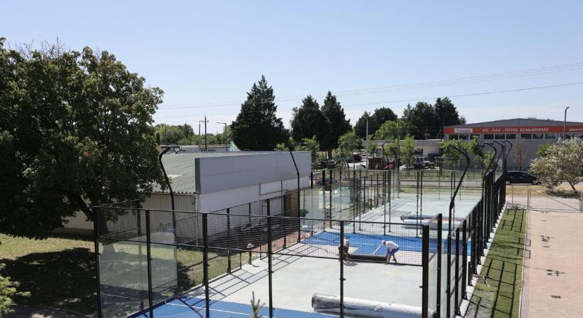 Családias hangulatú közösségépítő rendezvénnyel adták át a padel pályákat
