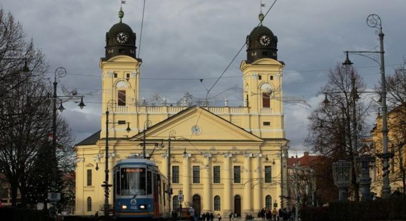 Változik a tömegközlekedés a Debreceni Virágkarnevál alatt