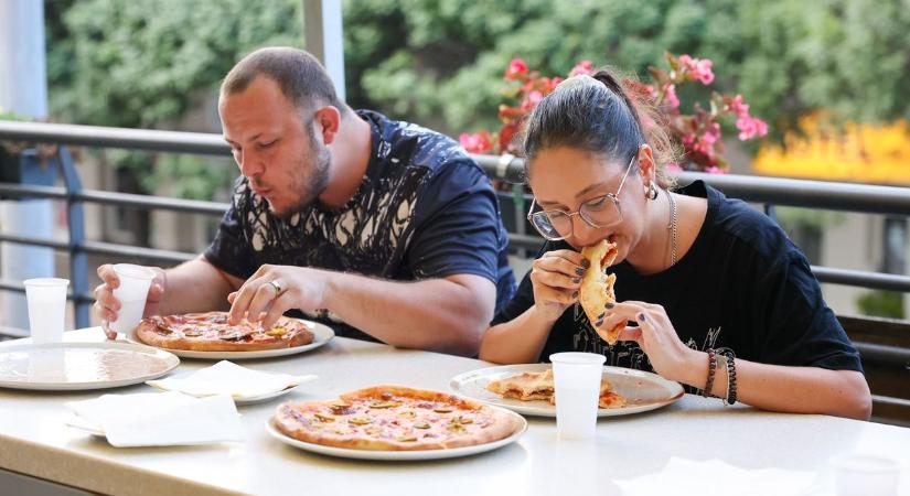 Erős pizzaevő versenyt rendeztek Győrben - fotók, videó