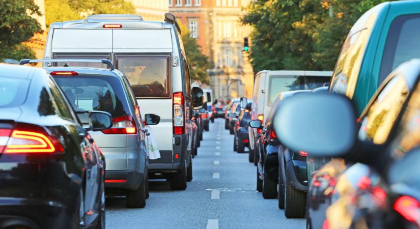 Kimondták! Hiába káros, ezért akar minden magyar kocsival furkizáni - nincs mit tenni