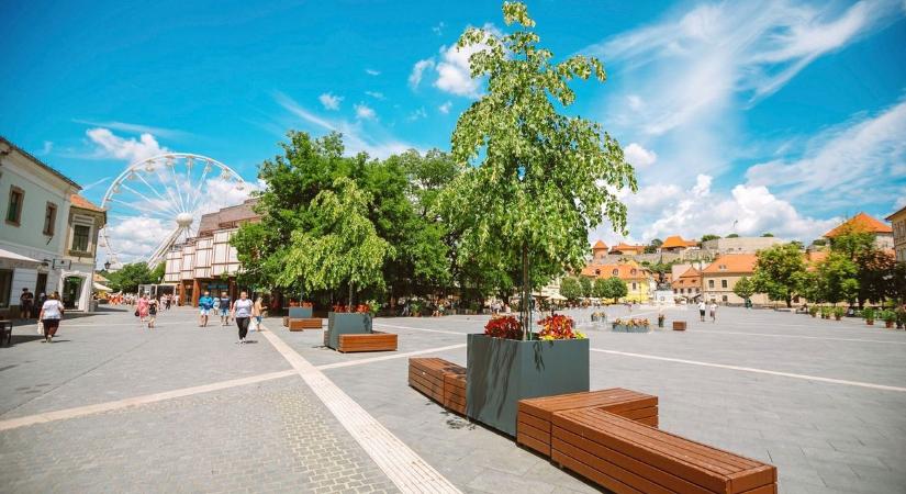 Nem olcsó mulatság az egri belvárosban bérelni, de megfizethető üzlethelyiséget is lehet találni