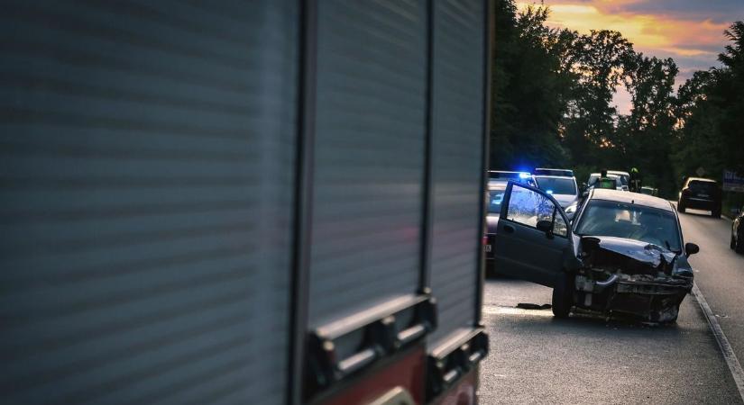 Felborult egy autó Kárász közelében – négyen utaztak benne