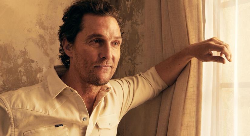 Ő Matthew McConaughey ritkán látott, sármos fia – már 16 éves és apja nyomdokaiba lép