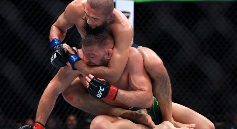 A legyőzhetetlen Farkas agyonverte a UFC-világbajnokot