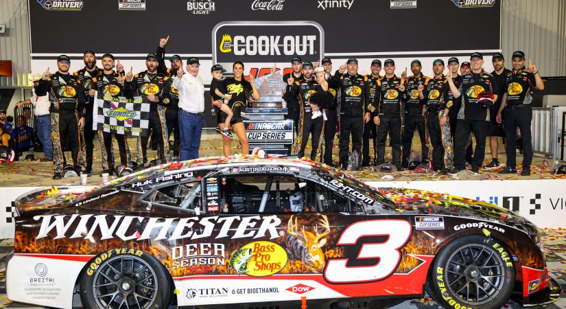 Ezúttal már erőszak nélkül nyert Austin Dillon Richmondon, William Byron az alapszakasz bajnoka