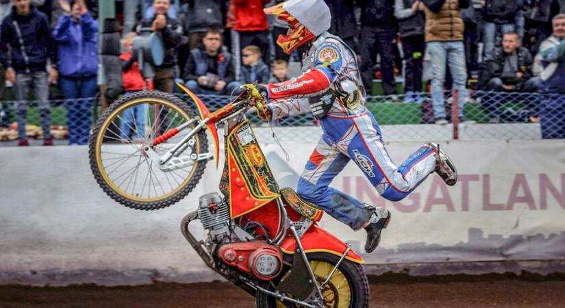Jubileumi motorverseny augusztus 20-án - Vaspapucsosok a pályán