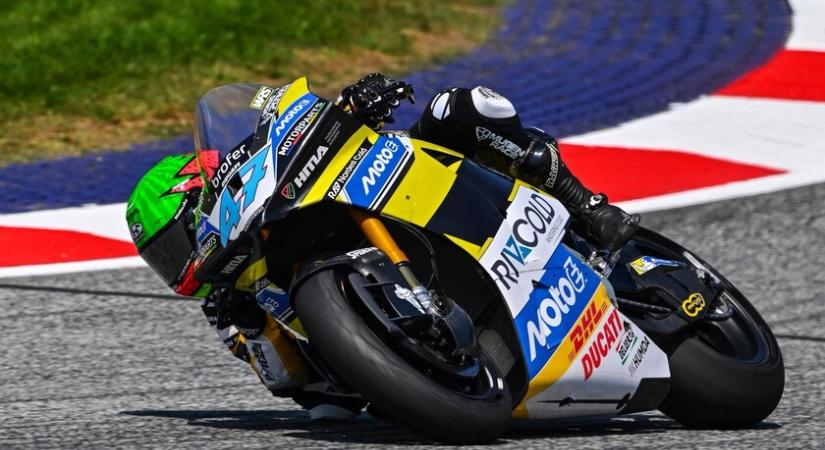 Történelmi magyar siker a MotoE-ben - Közel a dobogó