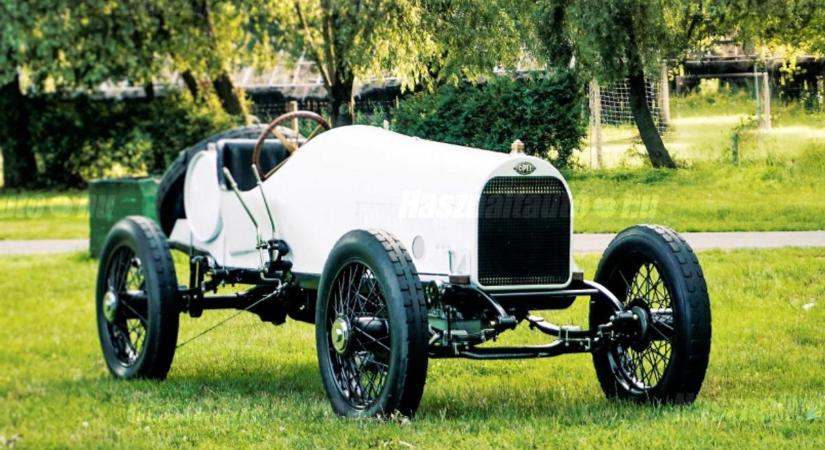 Találja ki, mennyiért hirdetik itthon ezt a korhű Opel-replikát!