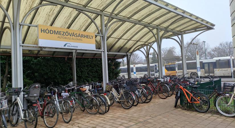 Hamarabb indul majd az egyik kora esti busz Székkutasról Vásárhelyre