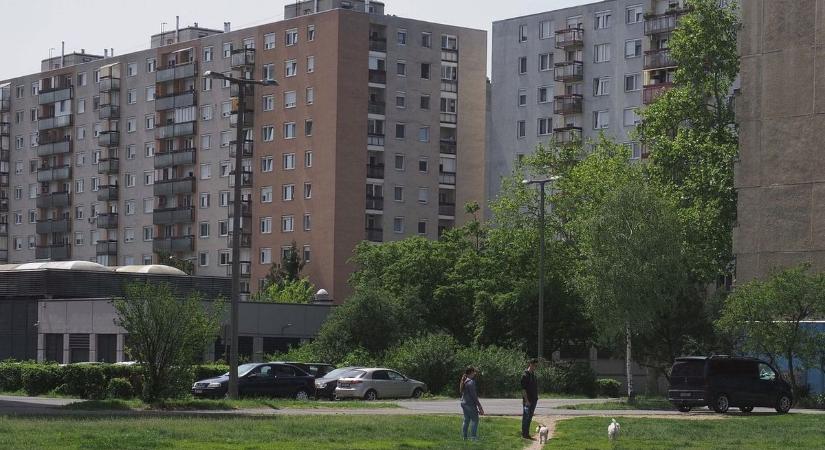 „Hígítóvíz” kerül a csőrendszerbe egy debreceni lakótelepen, mutatjuk a részleteket!