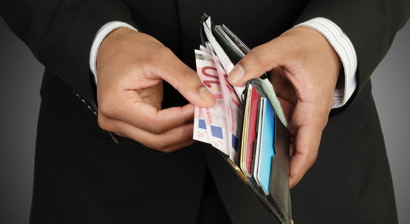 Brutális szabályokat hozott egy étterem, 40 ezerrel lett több a számla