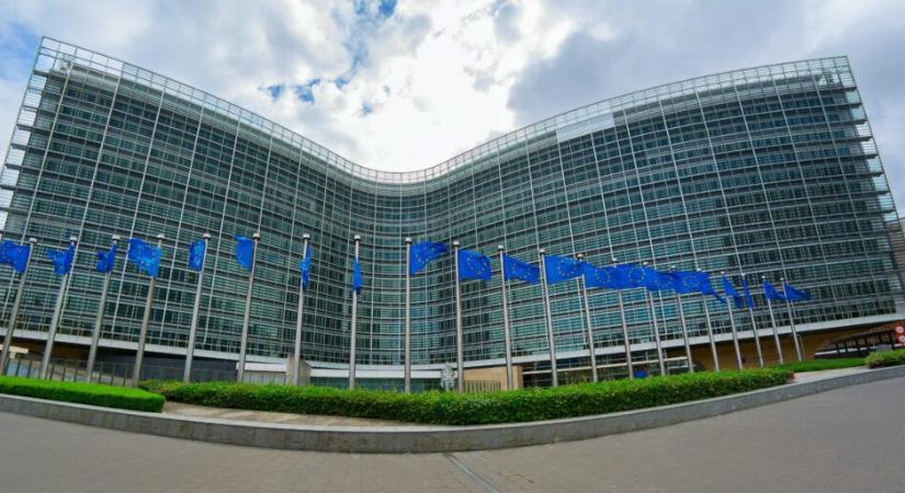 Üzent az EU Vučićnak?