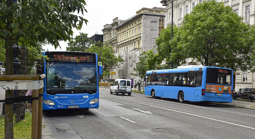 Még mindig nincs vége, újabb BKV-busz füstölt