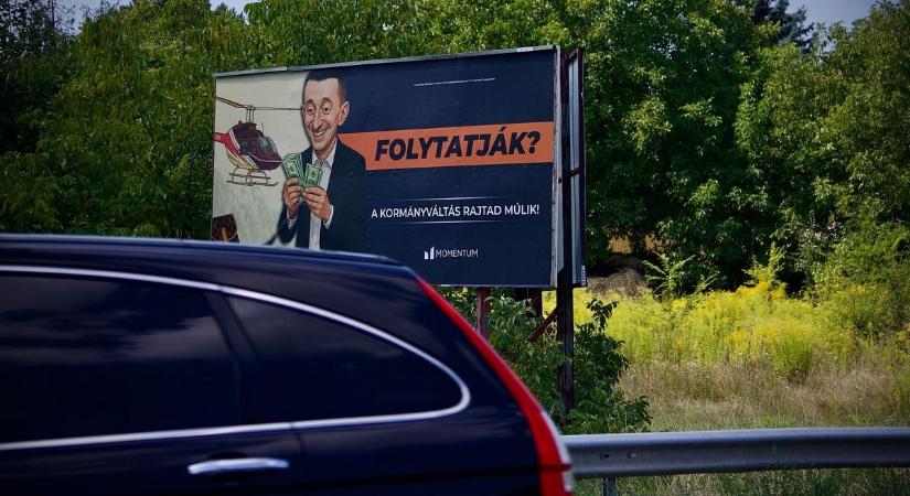Kész röhej: plakátkampányba kezdett a választásokon nem induló Momentum