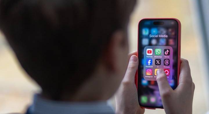Vigyázz! Ezzel a beállítással a Facebook hozzáfér a képeidhez a telefonodon