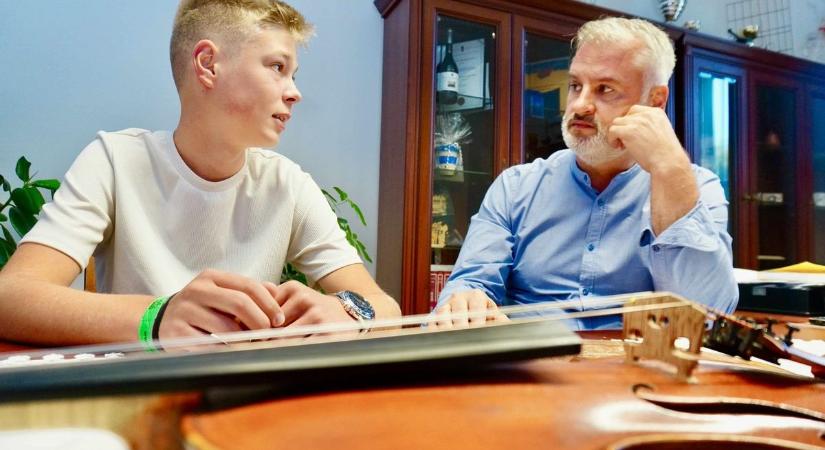 Sárospatak utazó nagykövetét a „hegedű repíti” Tokióba és Oszakába