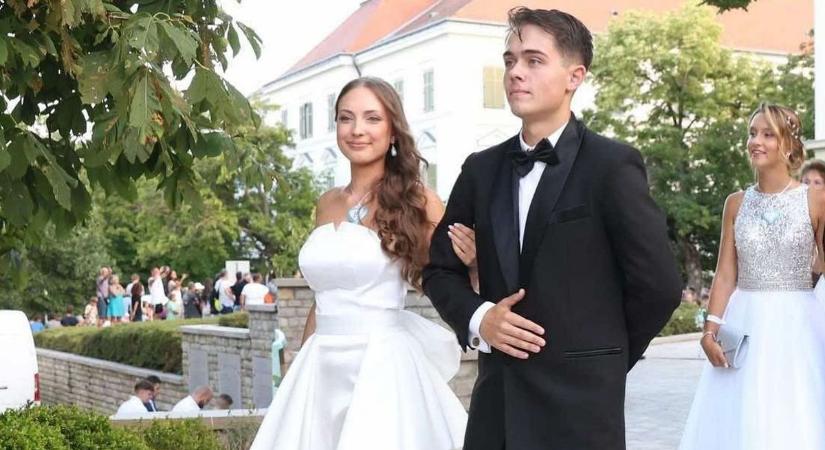Muzeológusként könyvet írt az Anna-bál szépe