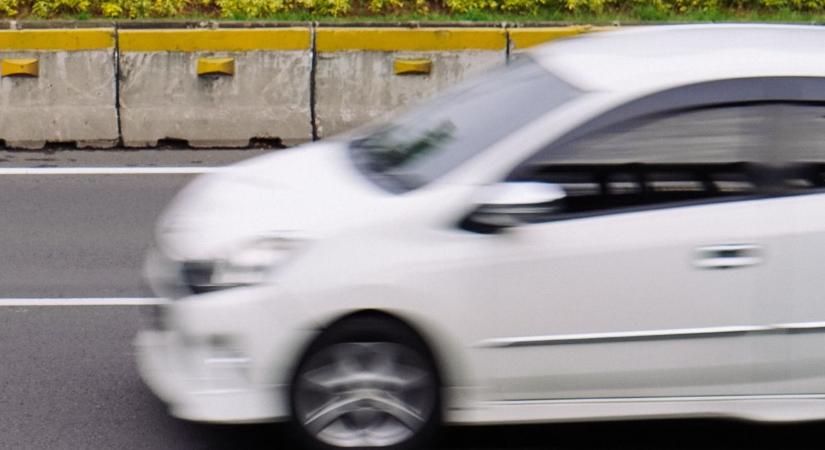 Mit művelt a hófehér BMW-s? A nyíregyházi mentő sem hitte el, amit látott!