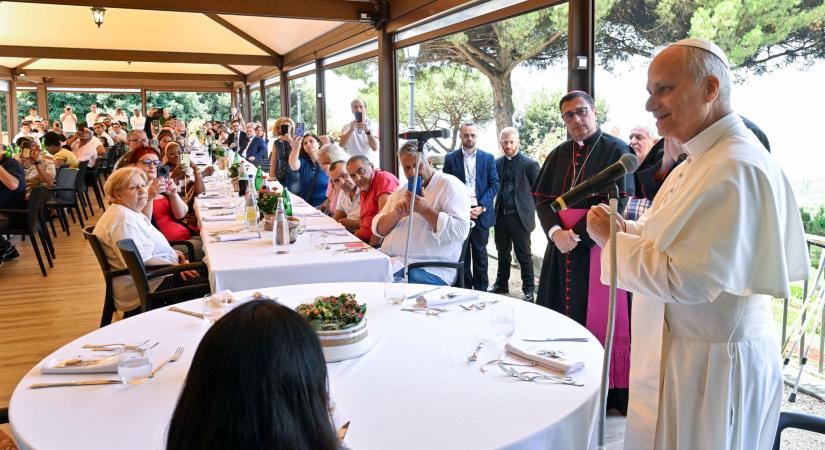 XIV. Leó pápa szegények között