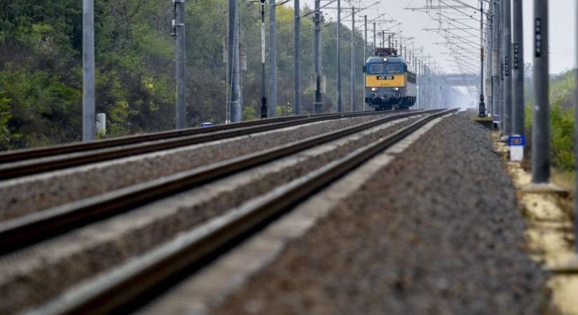Jelentős késések, pótlóbuszok a záhonyi vonalon