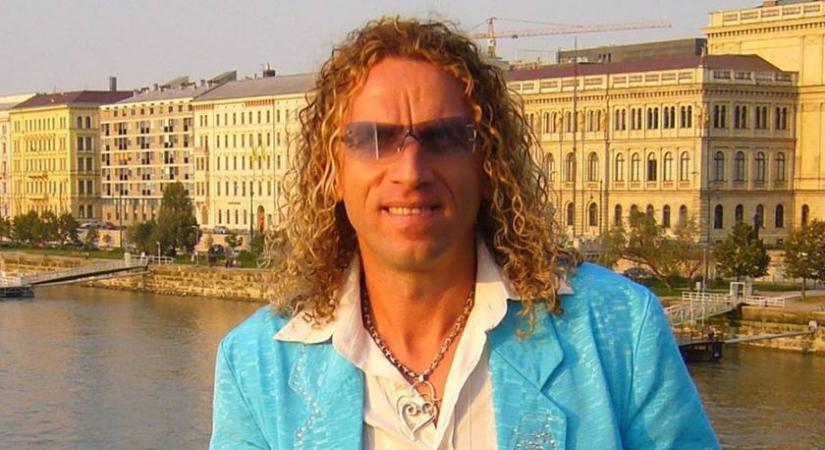Az 57 éves Balázs Palit bongyor haj nélkül nem lehet felismerni: így néz ki most