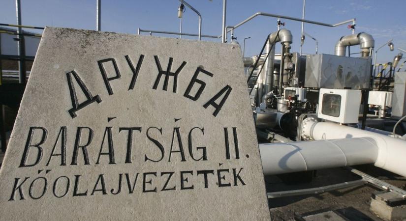 A tűzszünet vagy a béke arra is garancia lenne, hogy végre ne támadják a Magyarországnak fontos infrastruktúrát