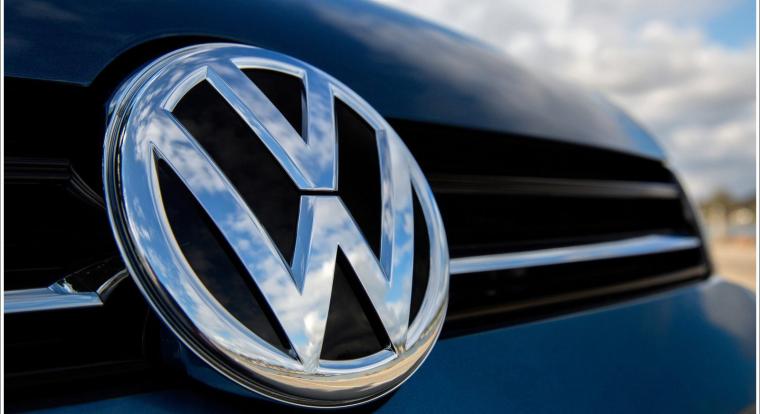 Felejtsük már el, hogy a megvásárolt autónkban is előfizetések vannak, Volkswagen!
