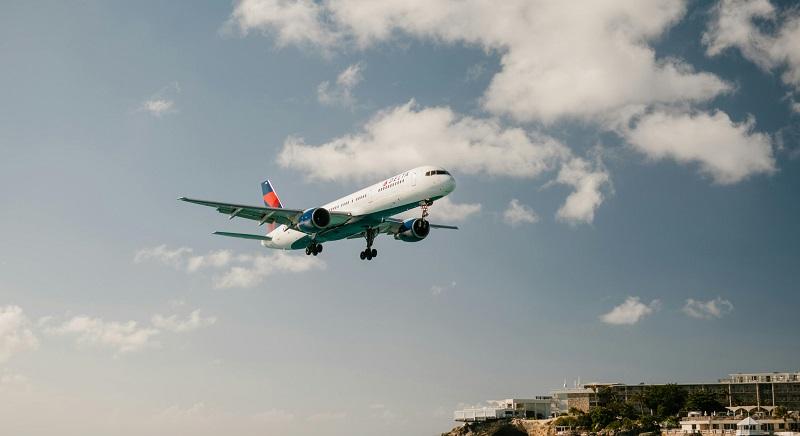 Ijesztő pillanatok: a levegőben hibásodott meg a Korfuról induló Boeing hajtóműve