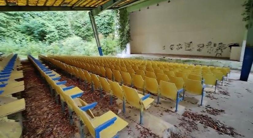 Elhagyatott varázslat: a Club Aliga kertmozi múltja és romjai (videó)