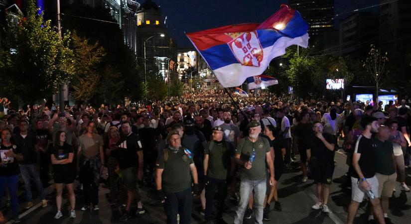 A szerb elnök kemény fellépést jelentett be a kormányellenes tiltakozókkal szemben