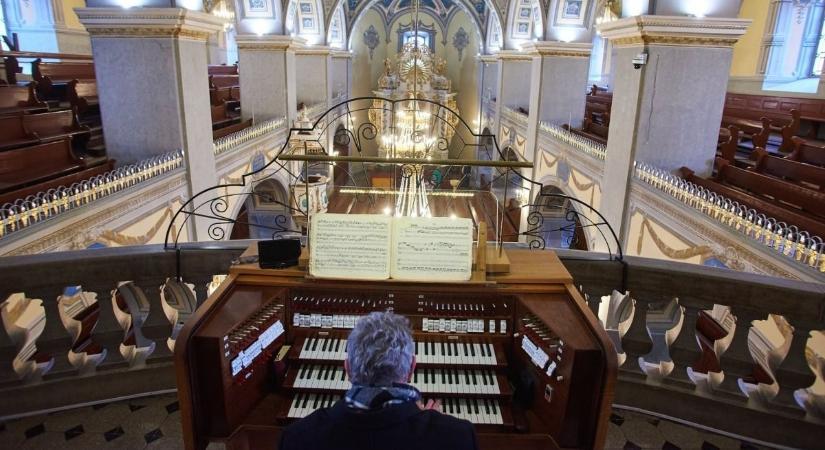 Zenés áhítat a nyíregyházi evangélikus nagytemplomban