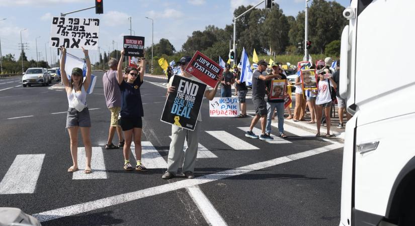 Az autópályát is lezárták a tüntetők Izraelben, hollywoodi színész is ott volt a demonstráción
