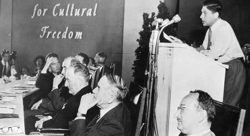 A CIA mint az USA kulturális külügyminisztériuma