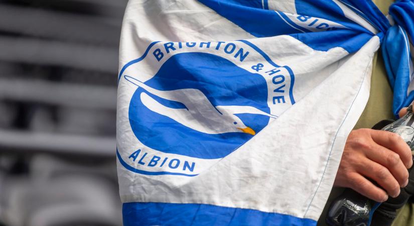 Tragédia a lelátón: elhunyt egy Brighton szurkoló
