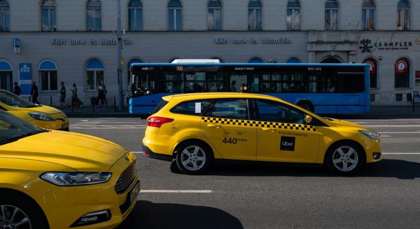 „Ha a NAV engedi, akkor mi nem tudunk mit tenni” – taxisok a heti 10 órás bejelentés okozta bajokról