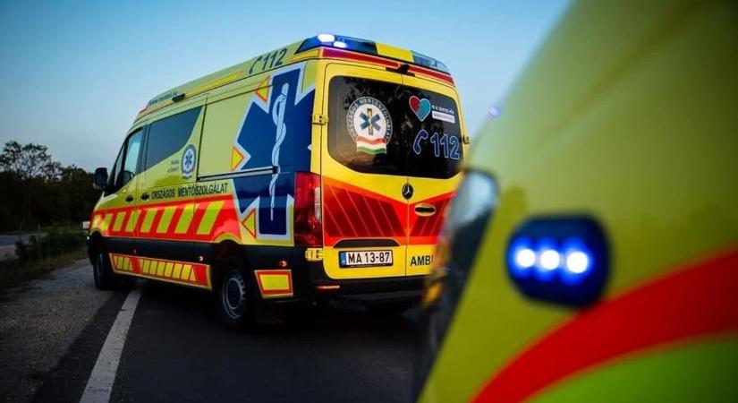 Lángba borult egy autó Hevesben, a helyszínre mentő is érkezett