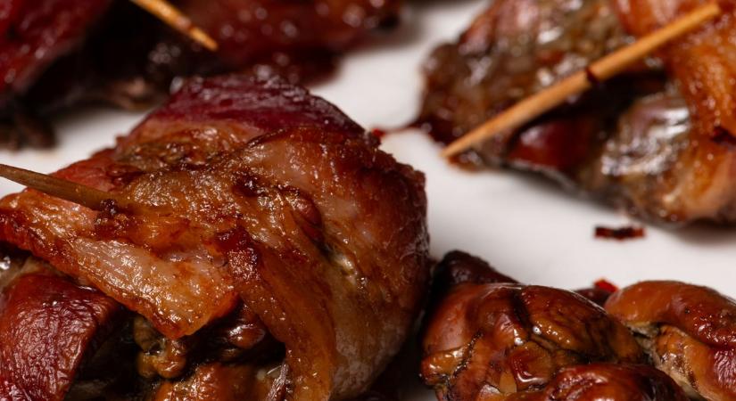 Fűszeres csirkemáj baconben sütve: így biztosan vajpuha lesz