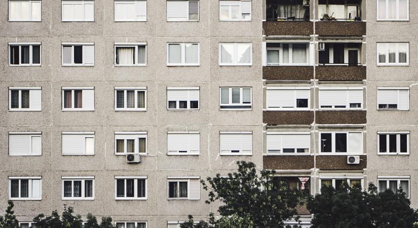 Heteken belül jön a panellakások aranykora, hála az Otthon Startnak