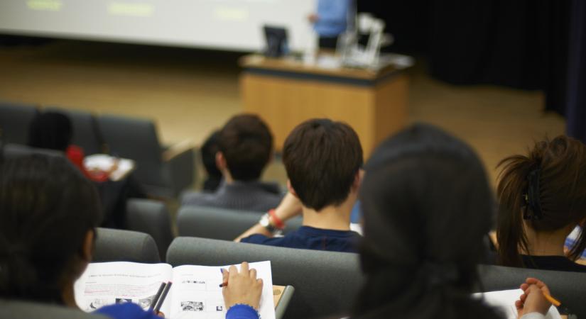 Hiába növekszik a hallgatók száma, egyre kevesebben tanulnak idegennyelvet az egyetemeken