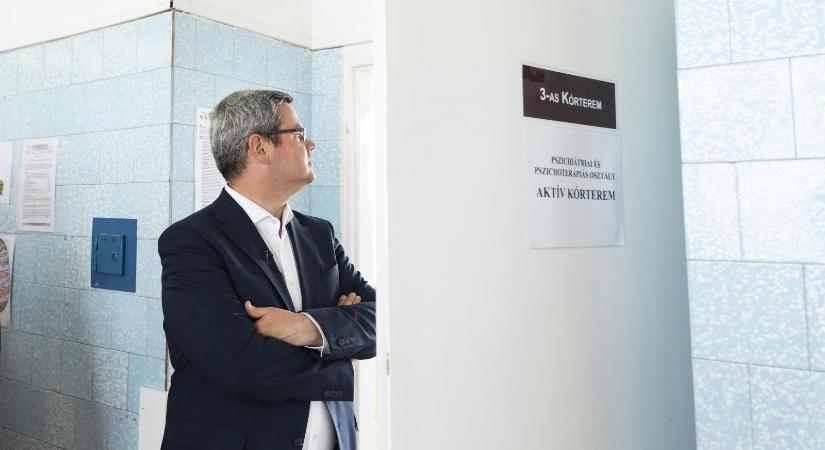A Belügyminisztérium azzal érvel a bíróságon, hogy Takács Péter félreérthetően nyilatkozott, amikor 70-80 döntéselőkészítő anyagról beszélt