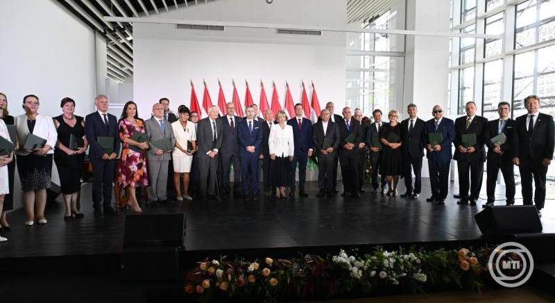 Ők kapták augusztus 20-a alkalmából az állami kitüntetéseket