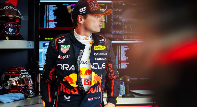 Verstappen elárulta, miért nem mondott semmit a Mercedes-pletykákra